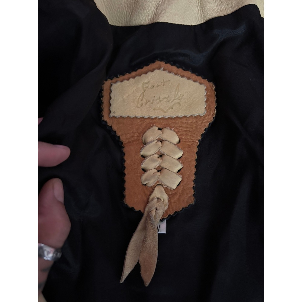 Vintage Leather Fringe Cape Vest Fort Grizzly Concho Western Boho Medium Rare - Picture 3 of 16